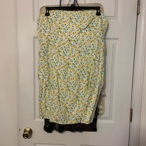 BNWT Size XXL Old Navy Floral Strapless Dress in Yellow and Green